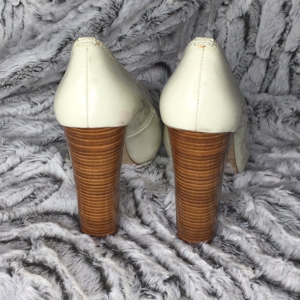 Heels - Picture 2 of 2